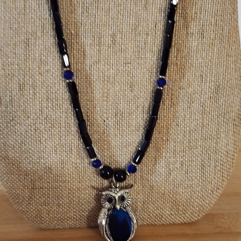 Hand Crafted Pendant Necklace Owl Feathered Silver Beaded - Picture 6 of 7